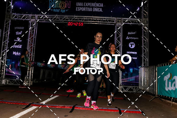 Buy your photos of the eventNeon Night Run 2019 - Brasilia on Fotop