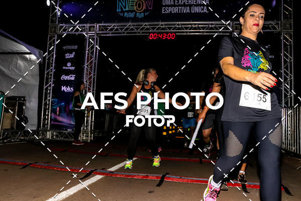 Buy your photos of the eventNeon Night Run 2019 - Brasilia on Fotop