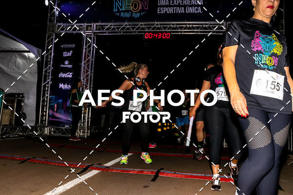 Buy your photos of the eventNeon Night Run 2019 - Brasilia on Fotop