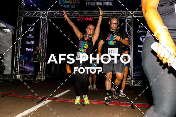 Buy your photos of the eventNeon Night Run 2019 - Brasilia on Fotop
