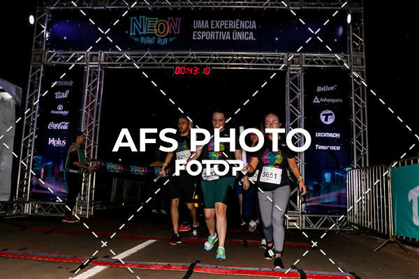 Buy your photos of the eventNeon Night Run 2019 - Brasilia on Fotop