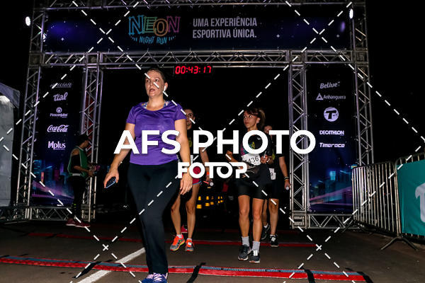Buy your photos of the eventNeon Night Run 2019 - Brasilia on Fotop