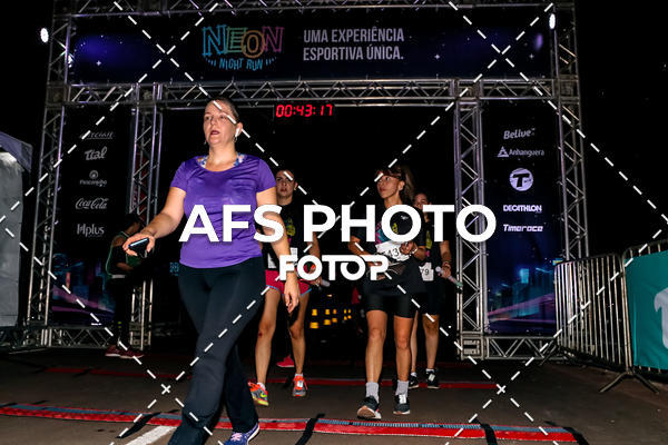 Buy your photos of the eventNeon Night Run 2019 - Brasilia on Fotop