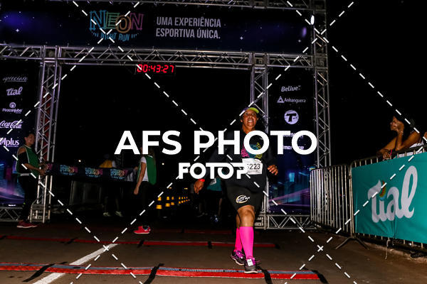 Buy your photos of the eventNeon Night Run 2019 - Brasilia on Fotop