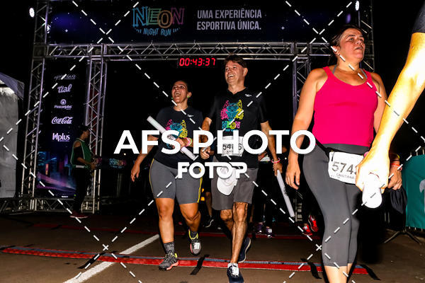 Buy your photos of the eventNeon Night Run 2019 - Brasilia on Fotop