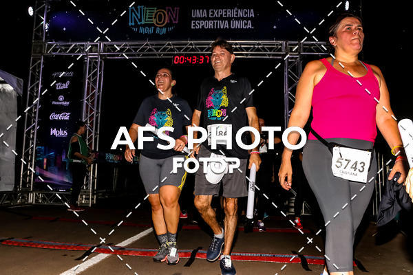 Buy your photos of the eventNeon Night Run 2019 - Brasilia on Fotop