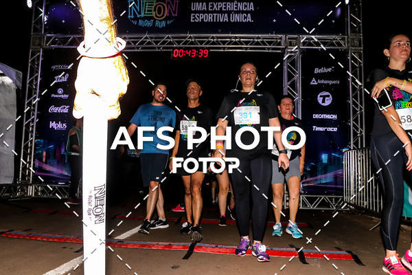 Buy your photos of the eventNeon Night Run 2019 - Brasilia on Fotop