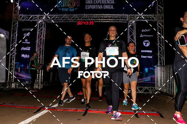 Buy your photos of the eventNeon Night Run 2019 - Brasilia on Fotop