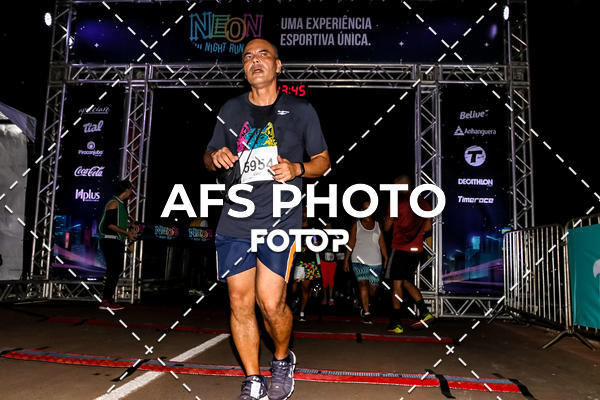 Buy your photos of the eventNeon Night Run 2019 - Brasilia on Fotop