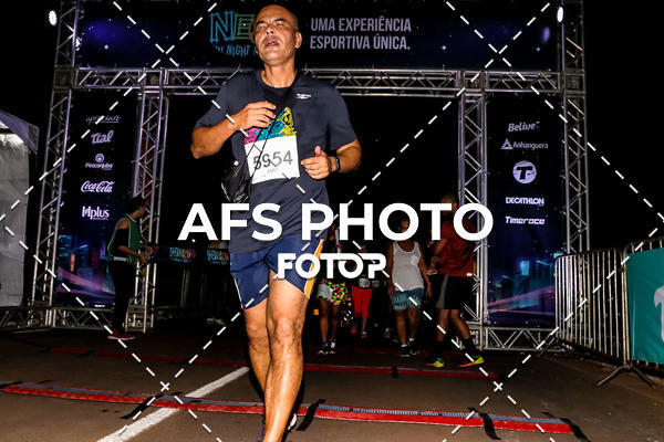 Buy your photos of the eventNeon Night Run 2019 - Brasilia on Fotop