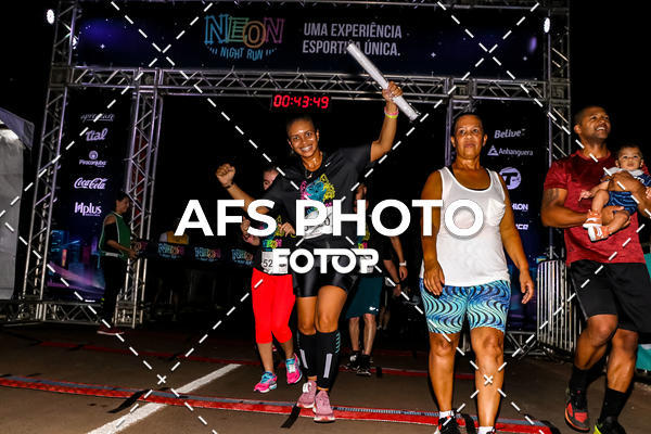 Buy your photos of the eventNeon Night Run 2019 - Brasilia on Fotop