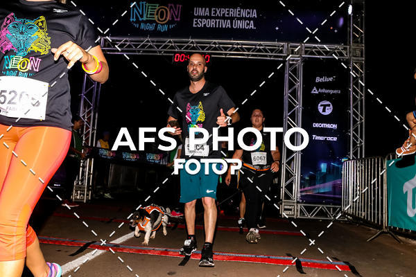 Buy your photos of the eventNeon Night Run 2019 - Brasilia on Fotop