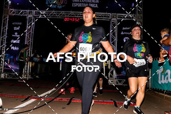 Buy your photos of the eventNeon Night Run 2019 - Brasilia on Fotop