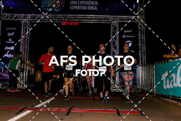 Buy your photos of the eventNeon Night Run 2019 - Brasilia on Fotop