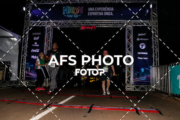 Buy your photos of the eventNeon Night Run 2019 - Brasilia on Fotop
