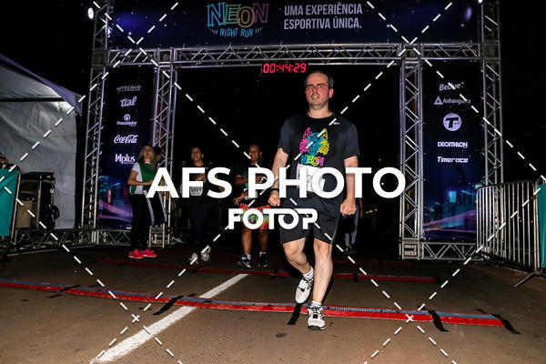 Buy your photos of the eventNeon Night Run 2019 - Brasilia on Fotop