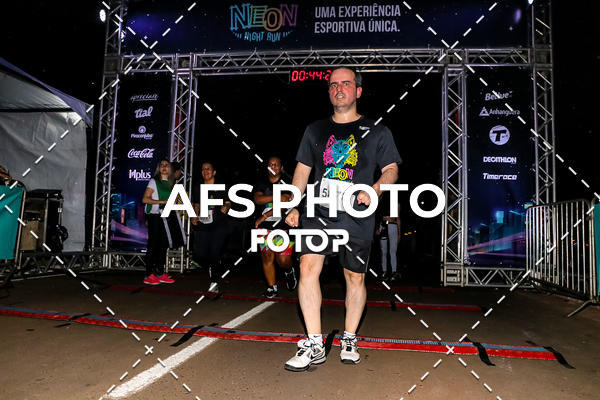 Buy your photos of the eventNeon Night Run 2019 - Brasilia on Fotop
