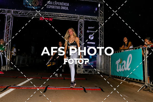 Buy your photos of the eventNeon Night Run 2019 - Brasilia on Fotop
