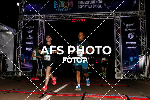 Buy your photos of the eventNeon Night Run 2019 - Brasilia on Fotop
