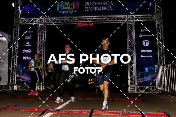 Buy your photos of the eventNeon Night Run 2019 - Brasilia on Fotop
