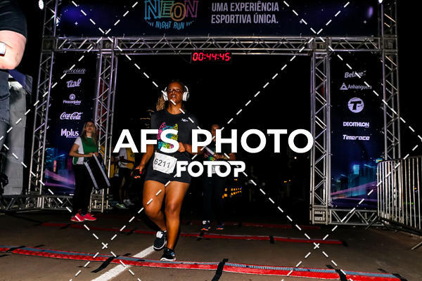 Buy your photos of the eventNeon Night Run 2019 - Brasilia on Fotop