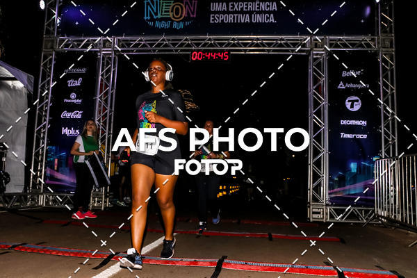 Buy your photos of the eventNeon Night Run 2019 - Brasilia on Fotop