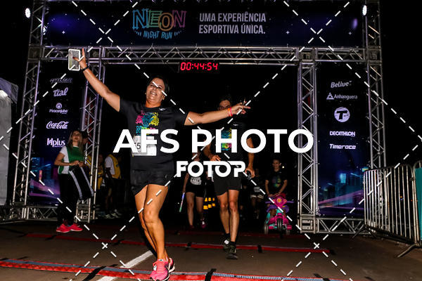 Buy your photos of the eventNeon Night Run 2019 - Brasilia on Fotop