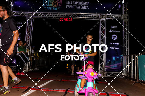 Buy your photos of the eventNeon Night Run 2019 - Brasilia on Fotop