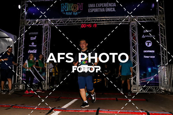 Buy your photos of the eventNeon Night Run 2019 - Brasilia on Fotop