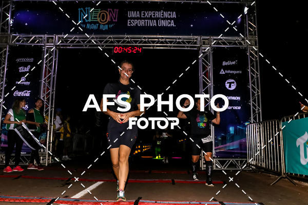 Buy your photos of the eventNeon Night Run 2019 - Brasilia on Fotop