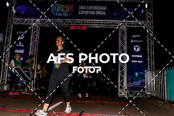 Buy your photos of the eventNeon Night Run 2019 - Brasilia on Fotop
