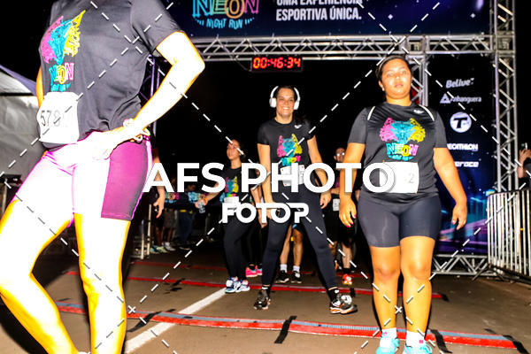 Buy your photos of the eventNeon Night Run 2019 - Brasilia on Fotop