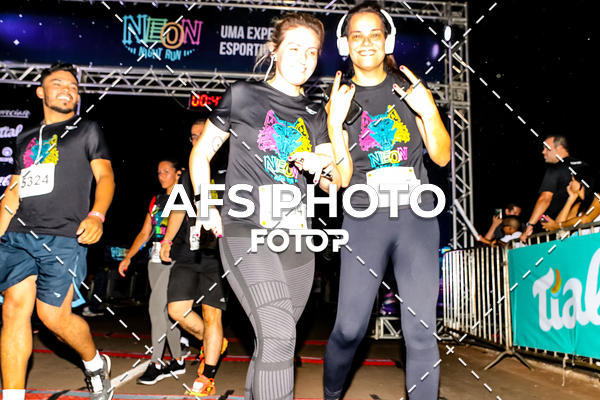 Buy your photos of the eventNeon Night Run 2019 - Brasilia on Fotop