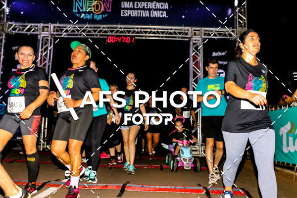 Buy your photos of the eventNeon Night Run 2019 - Brasilia on Fotop