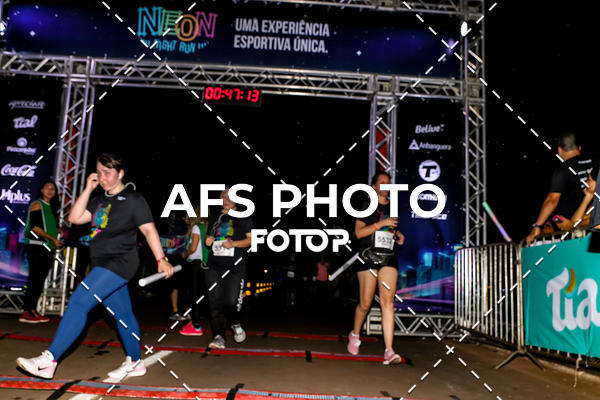 Buy your photos of the eventNeon Night Run 2019 - Brasilia on Fotop