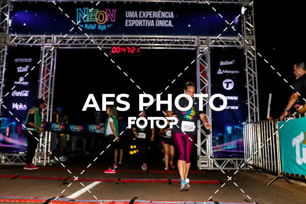 Buy your photos of the eventNeon Night Run 2019 - Brasilia on Fotop