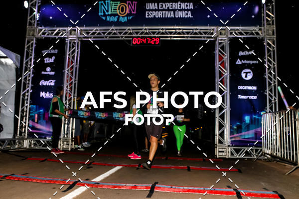 Buy your photos of the eventNeon Night Run 2019 - Brasilia on Fotop