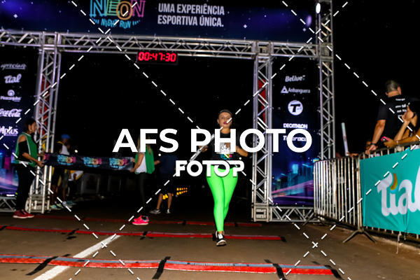 Buy your photos of the eventNeon Night Run 2019 - Brasilia on Fotop