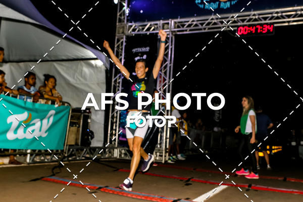 Buy your photos of the eventNeon Night Run 2019 - Brasilia on Fotop