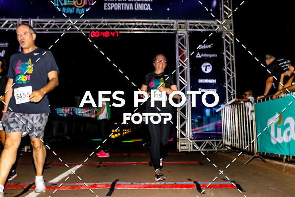Buy your photos of the eventNeon Night Run 2019 - Brasilia on Fotop