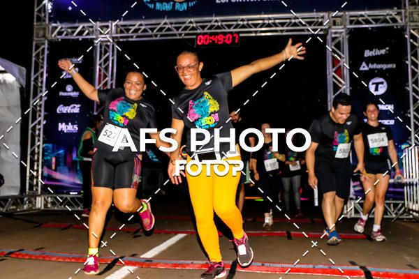 Buy your photos of the eventNeon Night Run 2019 - Brasilia on Fotop