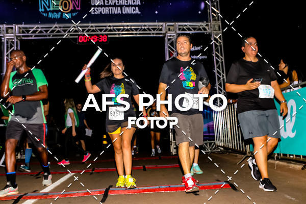 Buy your photos of the eventNeon Night Run 2019 - Brasilia on Fotop