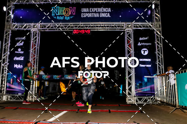 Buy your photos of the eventNeon Night Run 2019 - Brasilia on Fotop