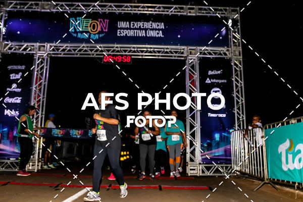 Buy your photos of the eventNeon Night Run 2019 - Brasilia on Fotop