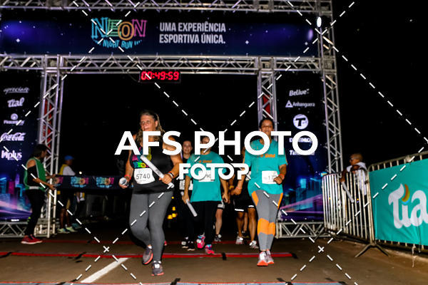 Buy your photos of the eventNeon Night Run 2019 - Brasilia on Fotop