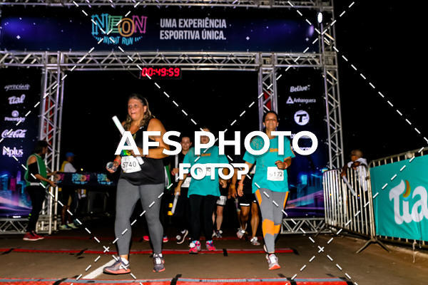Buy your photos of the eventNeon Night Run 2019 - Brasilia on Fotop