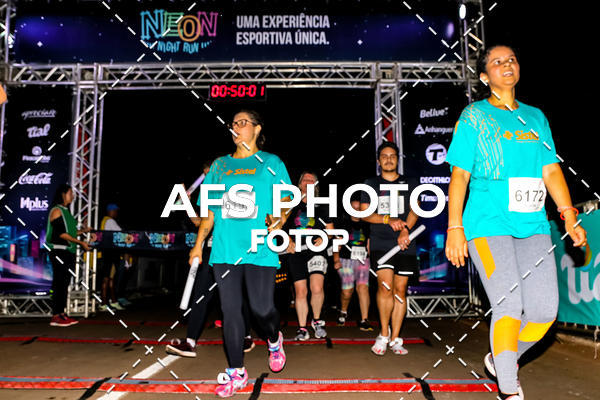 Buy your photos of the eventNeon Night Run 2019 - Brasilia on Fotop