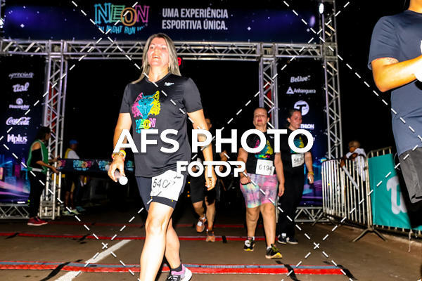 Buy your photos of the eventNeon Night Run 2019 - Brasilia on Fotop