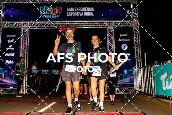 Buy your photos of the eventNeon Night Run 2019 - Brasilia on Fotop