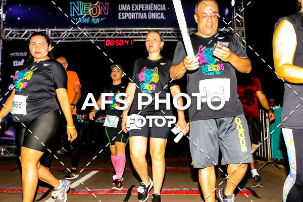Buy your photos of the eventNeon Night Run 2019 - Brasilia on Fotop